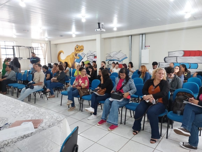 Noticia educacao-convoca-mais-37-professores-classificados-e-habilitados-em-processo